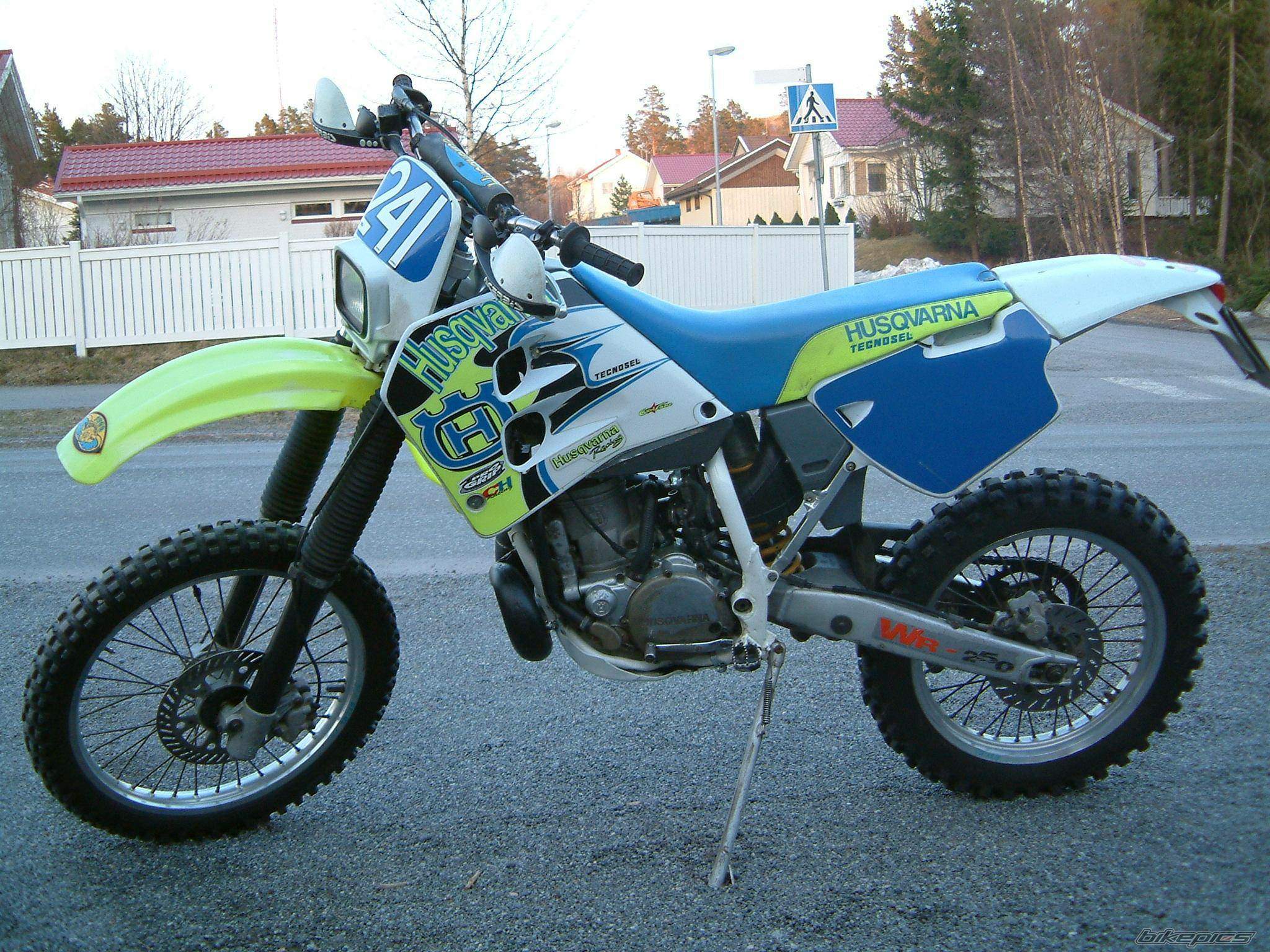 Husqvarna deals 250 2t